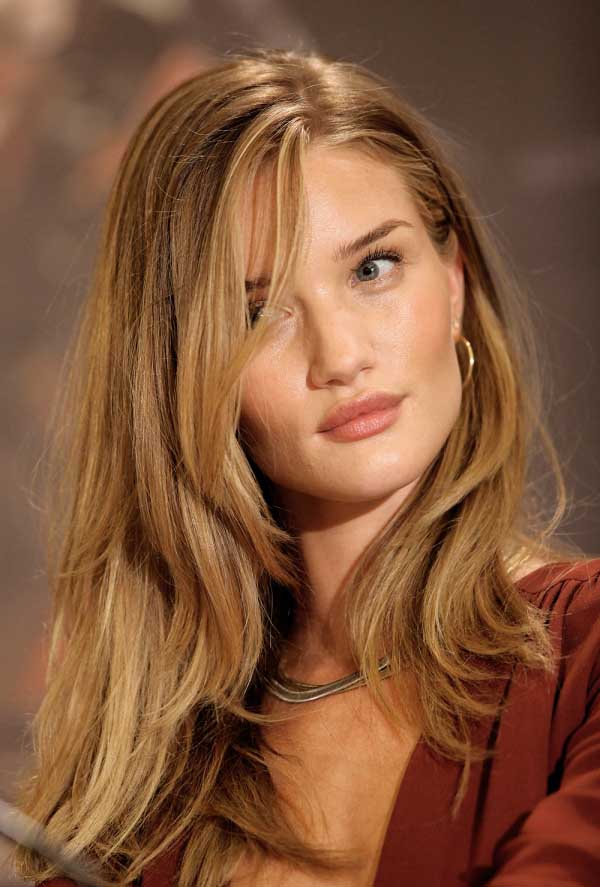 罗西·汉丁顿-惠特莉(Rosie Huntington-Whiteley)